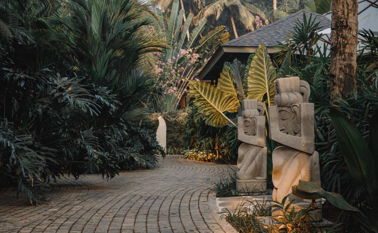 Baale Resort Goa Arpora Esterno foto